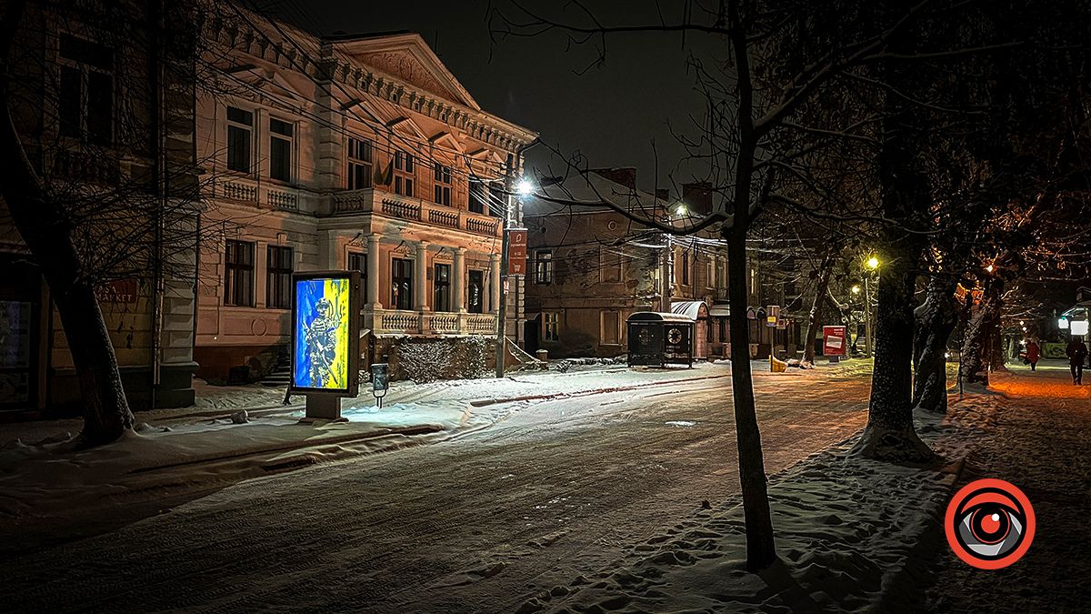 Чарівна й морозна: фоторепортаж вечірньої Коломиї взимку 4