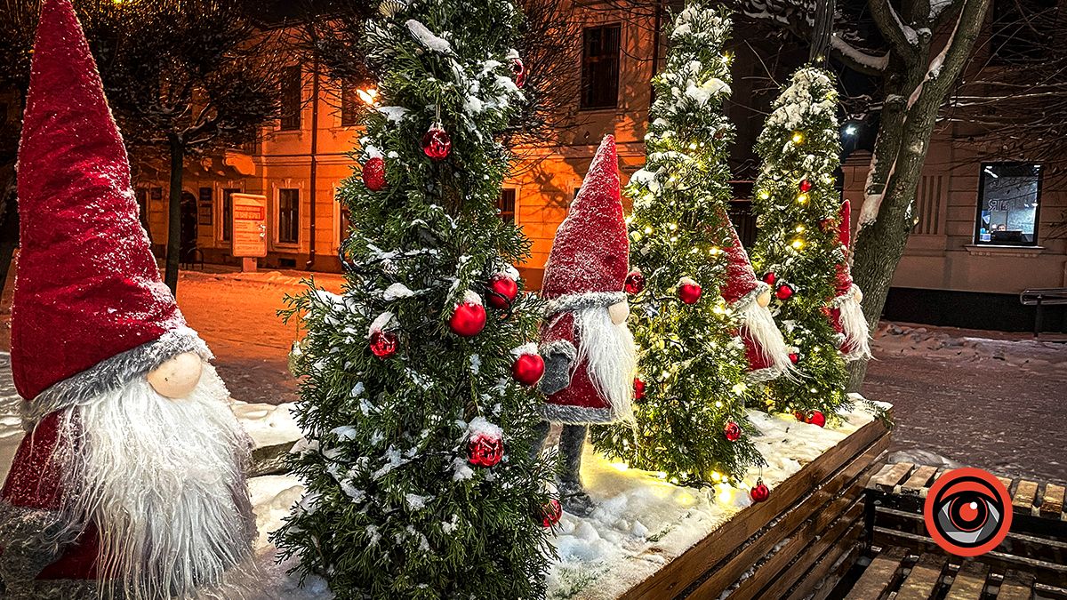 Чарівна й морозна: фоторепортаж вечірньої Коломиї взимку 6