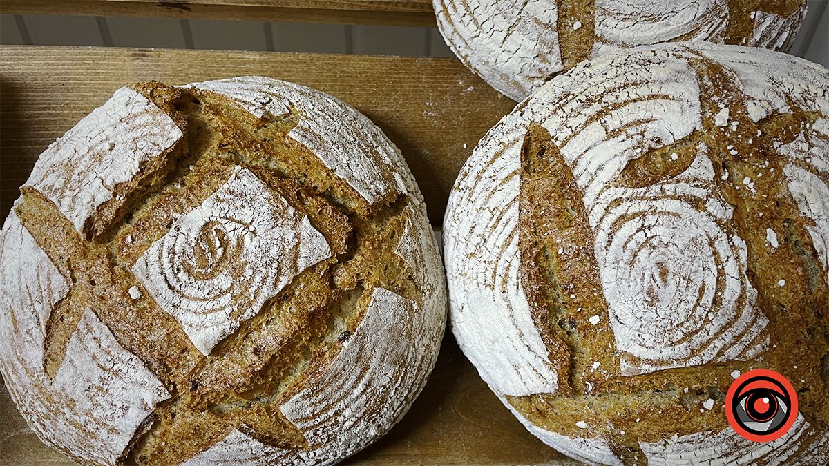 Корисний крафтовий хліб з сімейної пекарні "Під липами" тепер можна купити в Коломиї на вул. Січових Стрільців 4