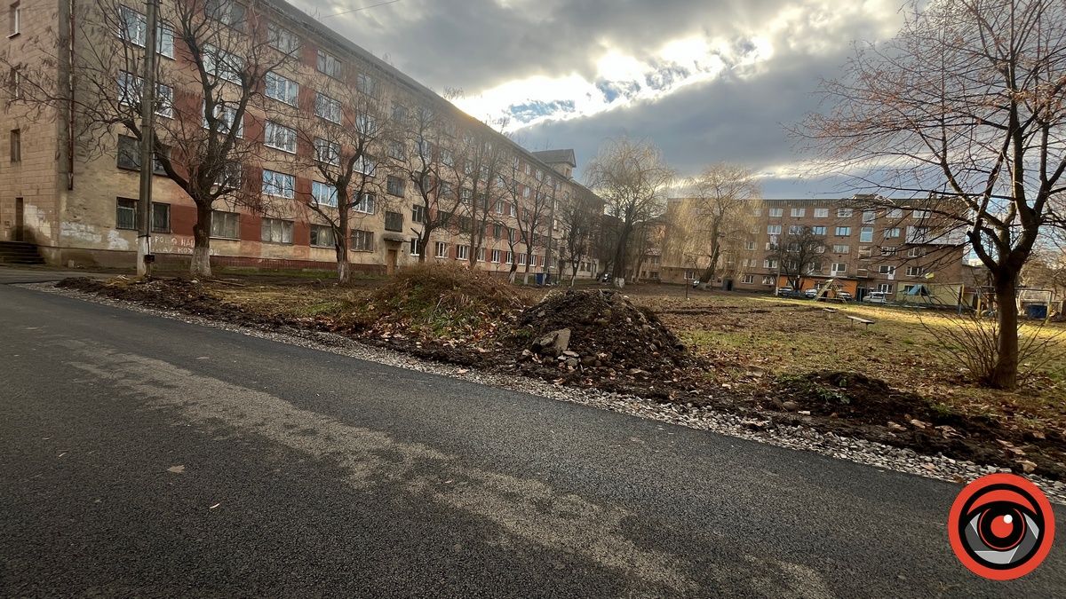 Нарешті почули: у Коломиї до садочка постелили асфальт 2