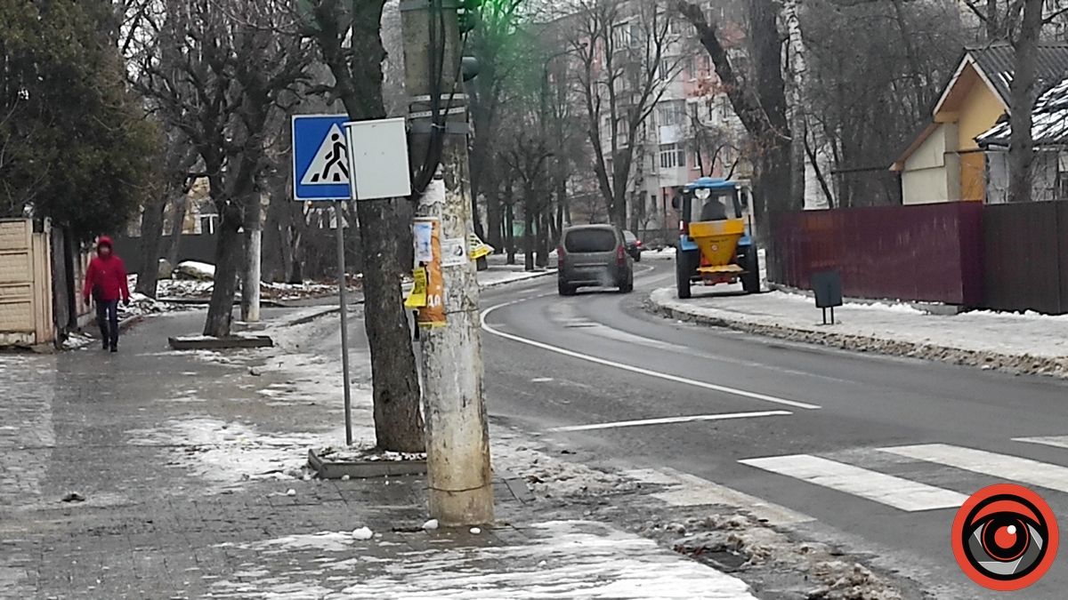 Яка ситуація на дорогах і тротуарах Коломиї 1