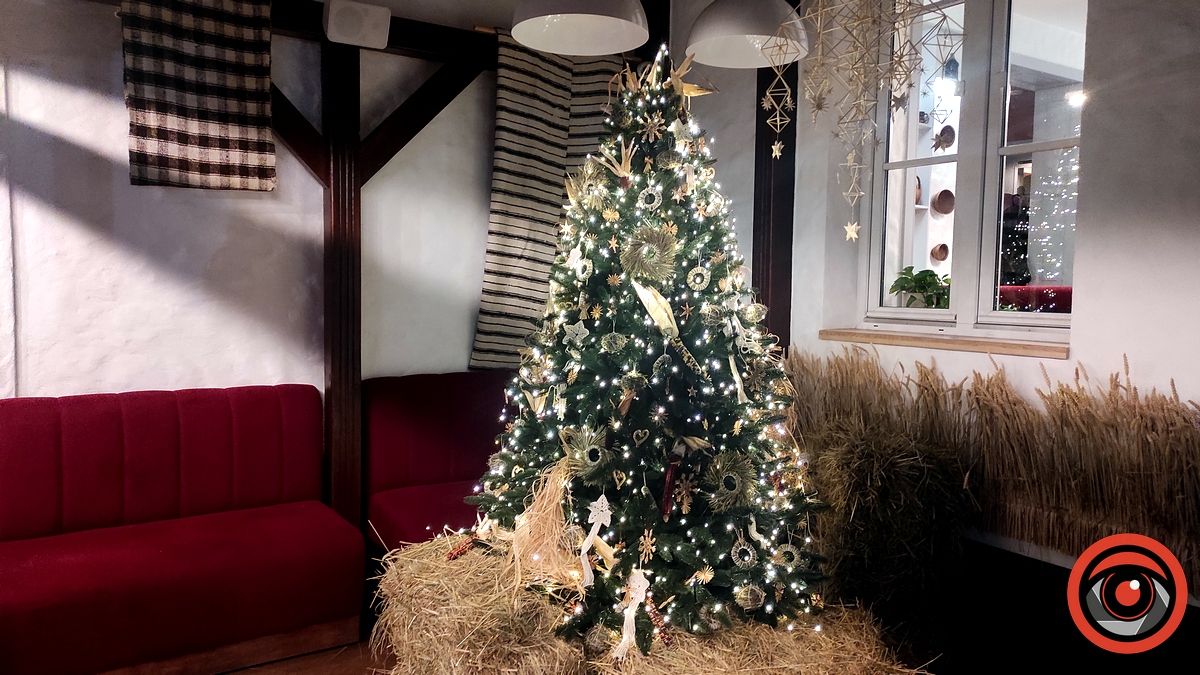 Конкурс для коломийських підприємців на кращий різдвяний декор 1