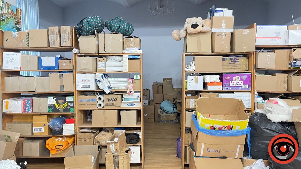 Волонтерський центр таки звільнив головну залу Народного дому Коломиї 4