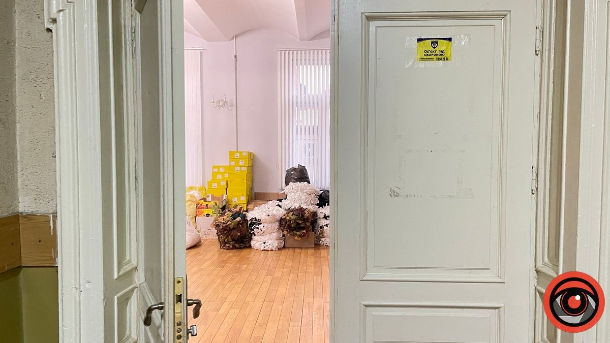 Волонтерський центр таки звільнив головну залу Народного дому Коломиї 2