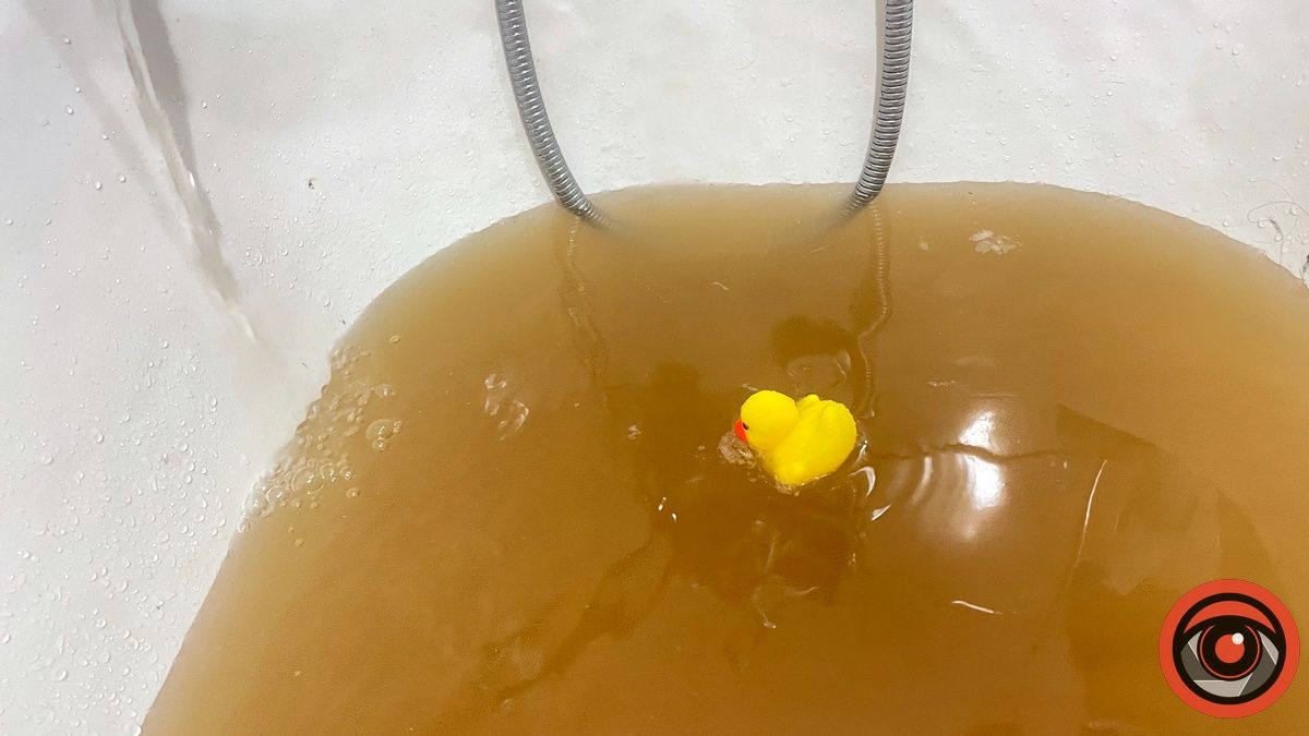 Три години після подачі води, а кранах коломиян - болото | ФОТО 5