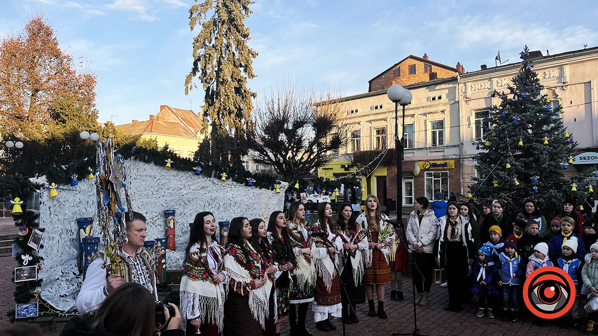 У центрі Коломиї відкрили особливу різдвяну шопку. Фоторепортаж 12