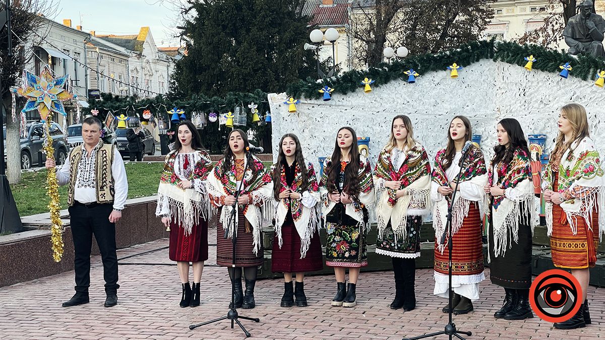 У центрі Коломиї відкрили особливу різдвяну шопку. Фоторепортаж 13