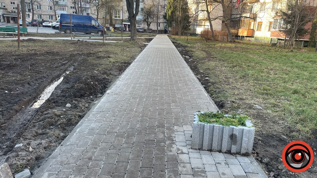 У Коломиї в мікрорайоні біля парку завершили ремонт за 1,7 млн грн 5