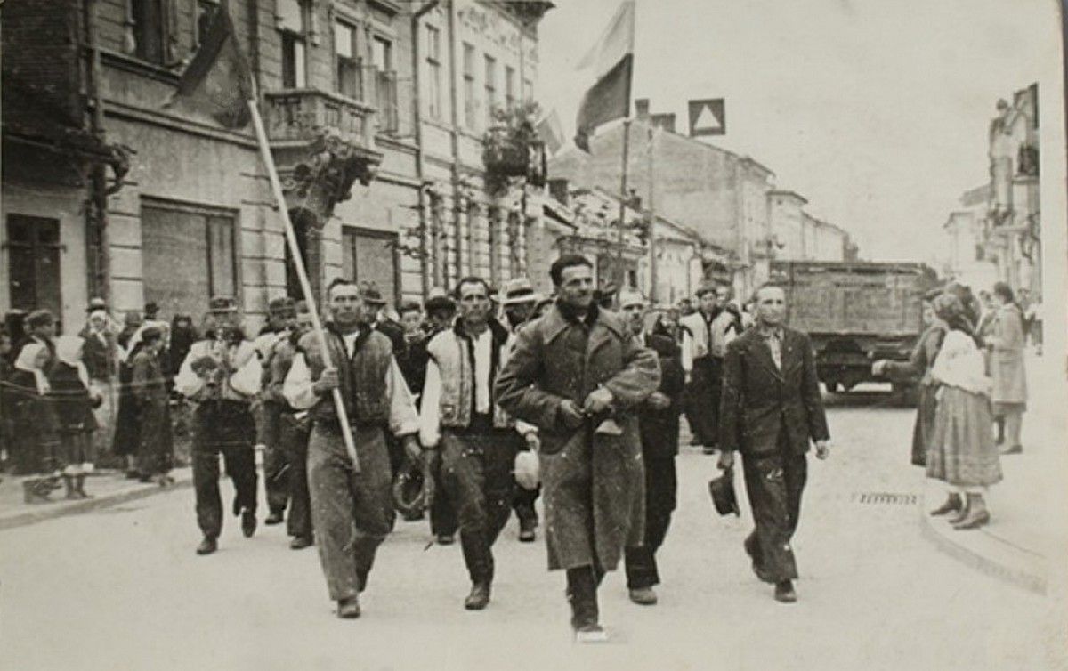 Коломия. 1943 р. Дивізійники. Сучасна вул. Театральна.