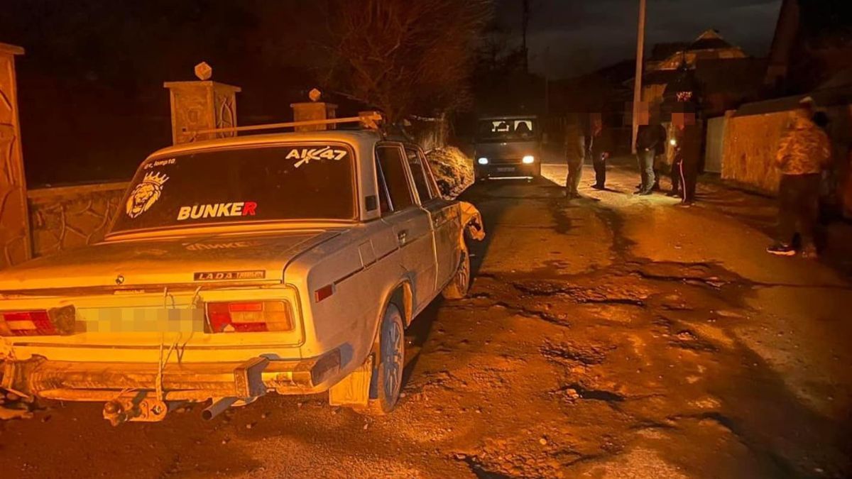 Водій на Жигулях і напідпитку збив у Космачі підлітка на мотоциклі