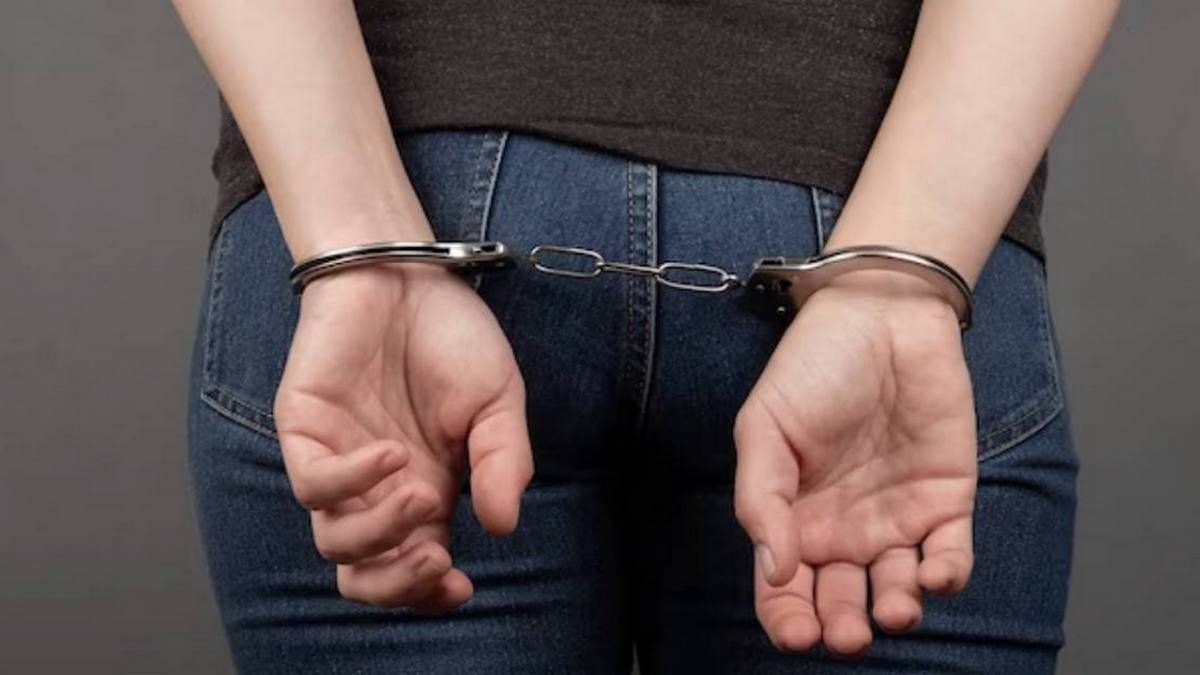 Поліцейські розшукали горе-матір, яка кинула своє немовля помирати