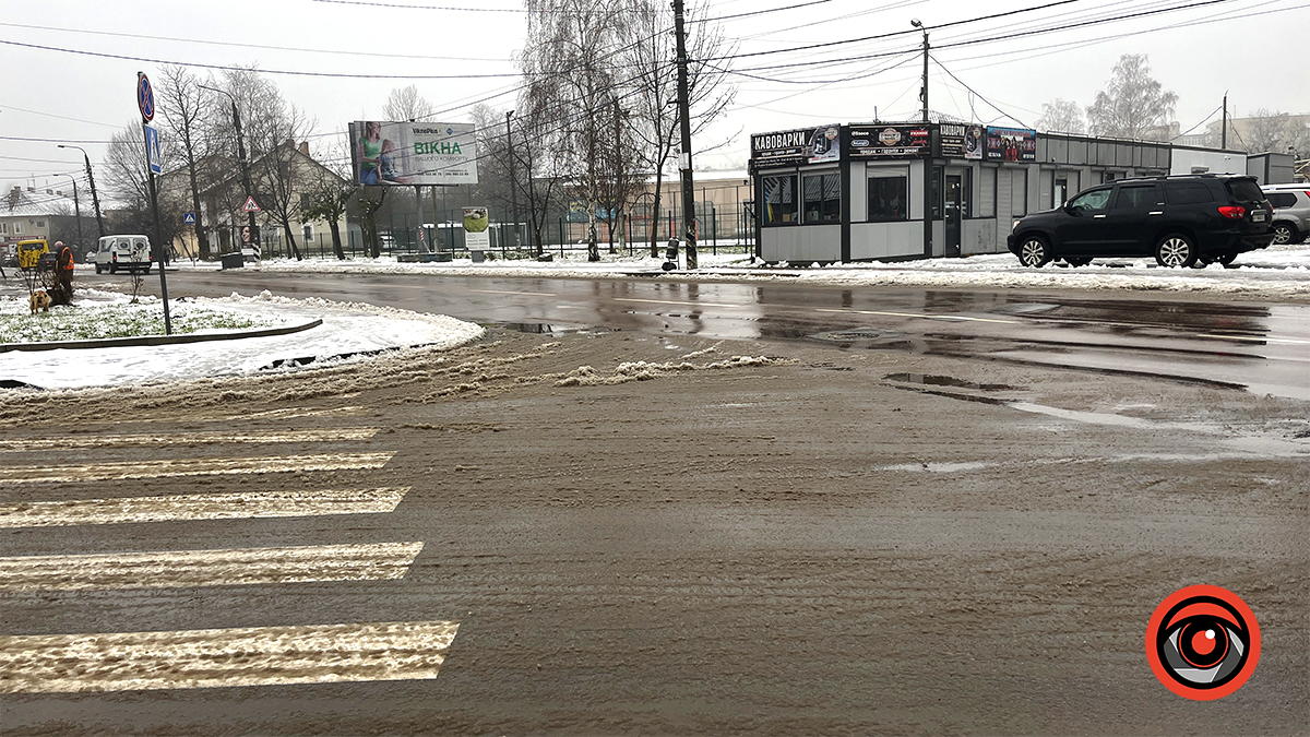 Чи забезпечений проїзд на дорогах у Коломиї після негоди 11