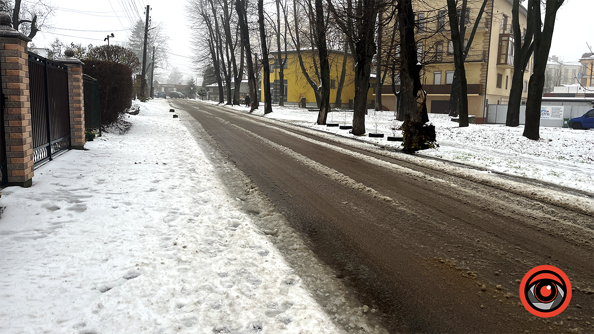 Чи забезпечений проїзд на дорогах у Коломиї після негоди 10