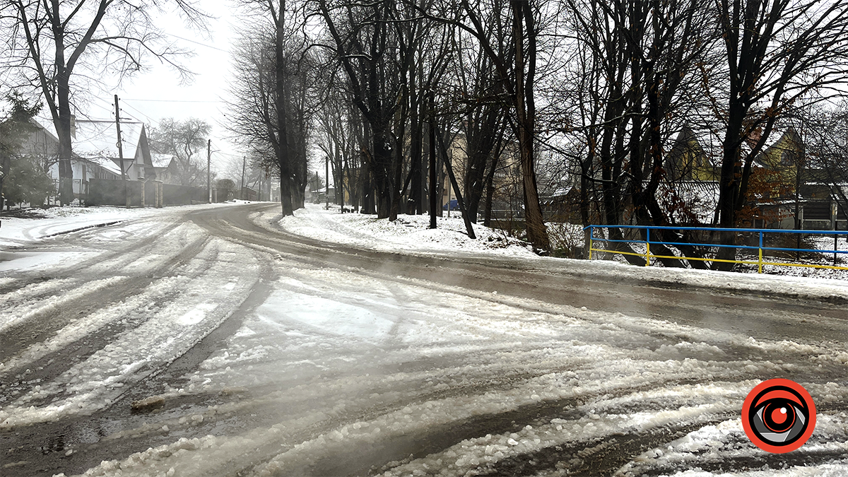 Чи забезпечений проїзд на дорогах у Коломиї після негоди 8