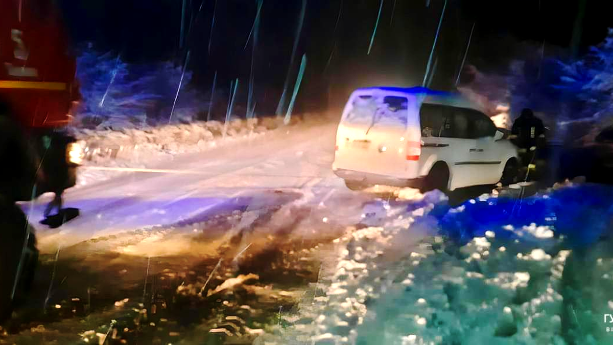 В якому стані дороги Прикарпаття після негоди 1 грудня? 5