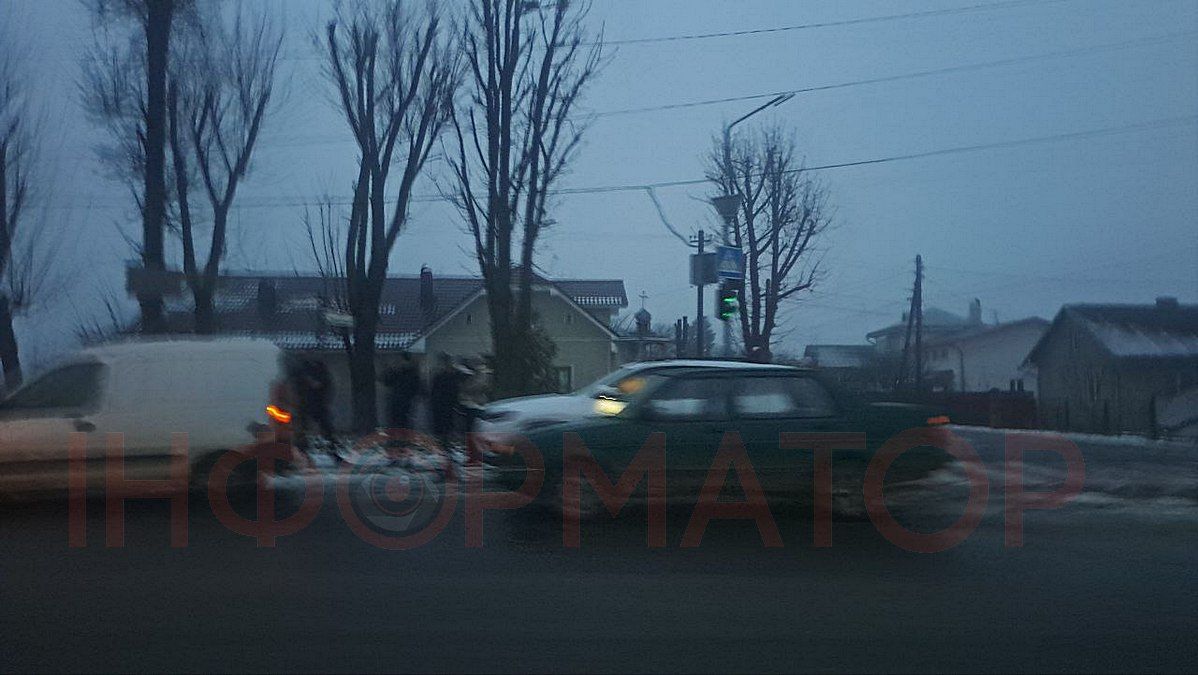 Майже одночасно на одній вулиці у Коломиї трапилось три ДТП 2