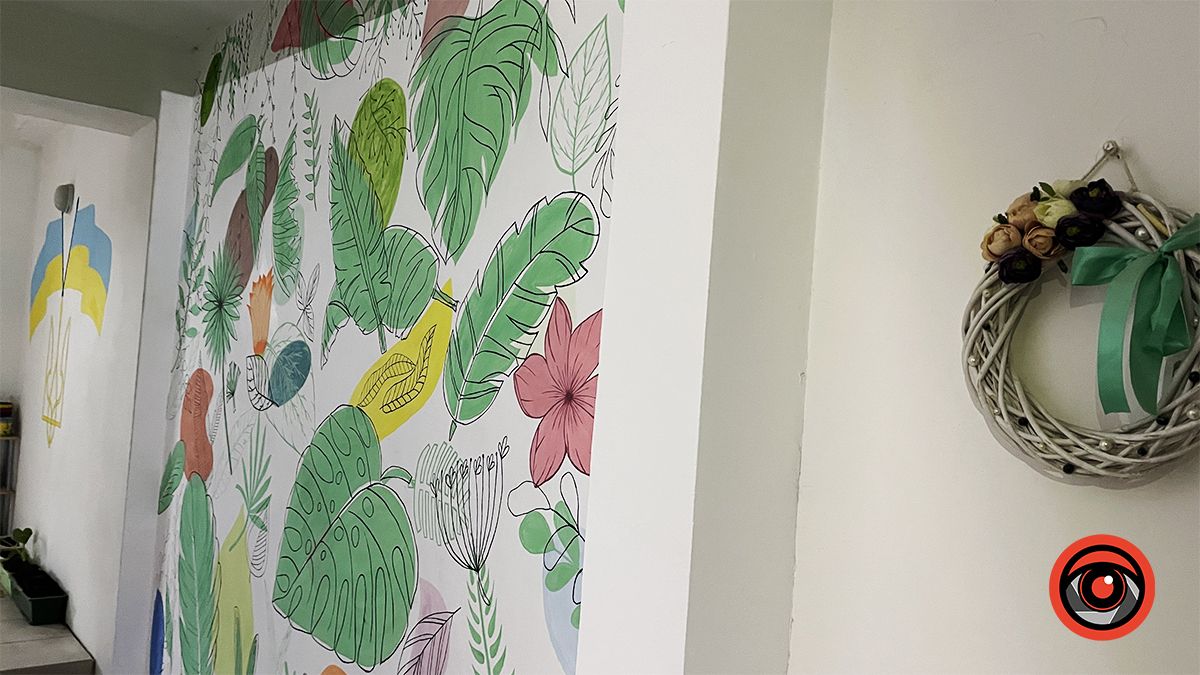 Мальовничий під'їзд у багатоповерхівці Коломиї 7