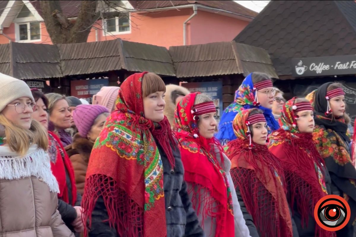 Як в Яремче пройшла спільна коляда за мир в Україні 4