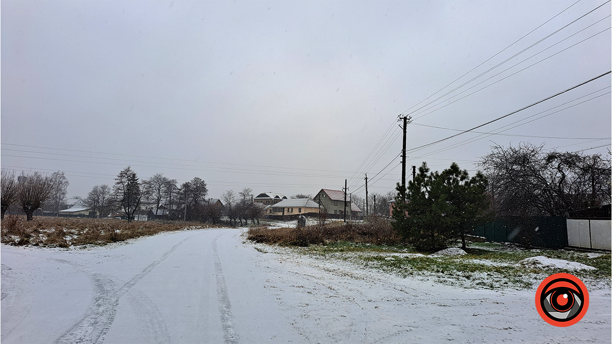 Лід, покритий снігом: ситуація на дорогах у Воскресінцях 5