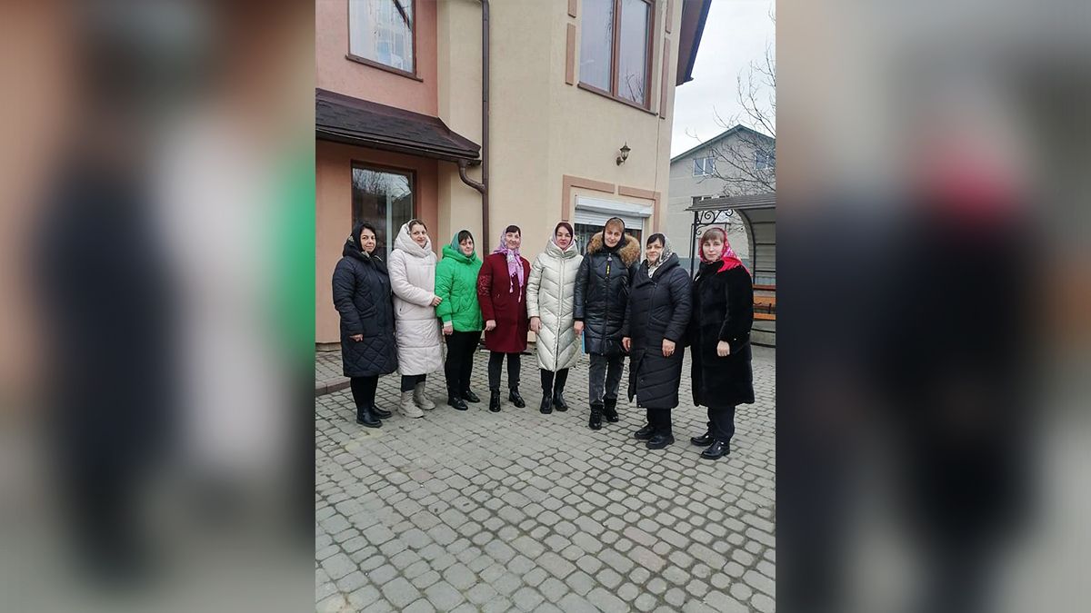 В селі на Надвірнянщині заколядували півмільйона гривень на ЗСУ 12