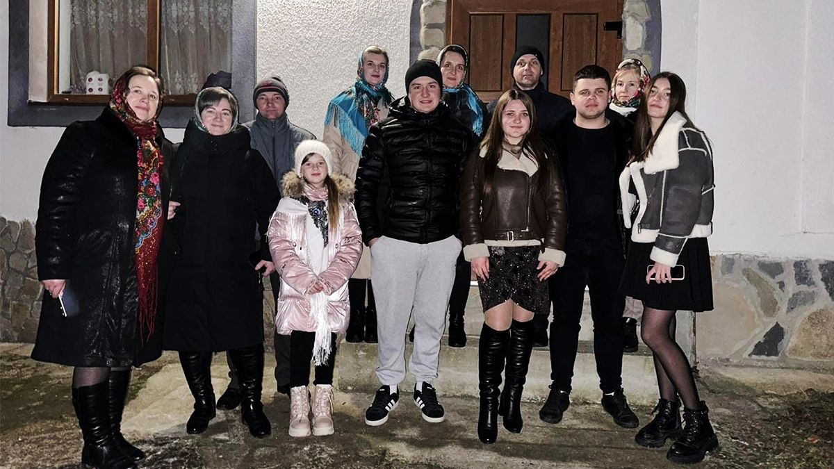 В селі на Надвірнянщині заколядували півмільйона гривень на ЗСУ 3