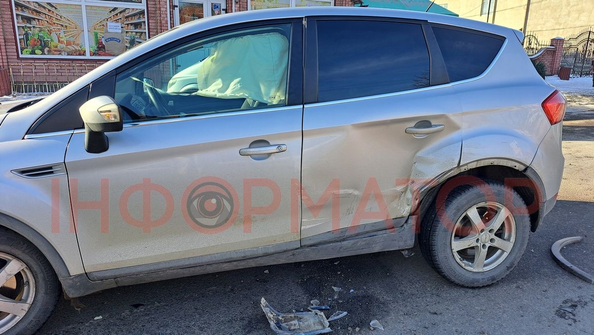 У Коломиї на Карпатській зіткнулись два легковика 2