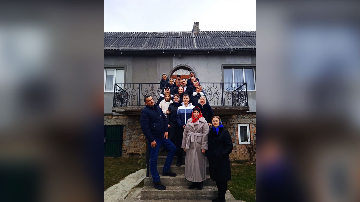 В селі на Надвірнянщині заколядували півмільйона гривень на ЗСУ 21