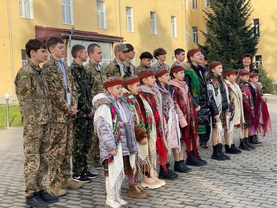 Коломийські ліцеїсти зібрали кошти на дрони для захисників 2