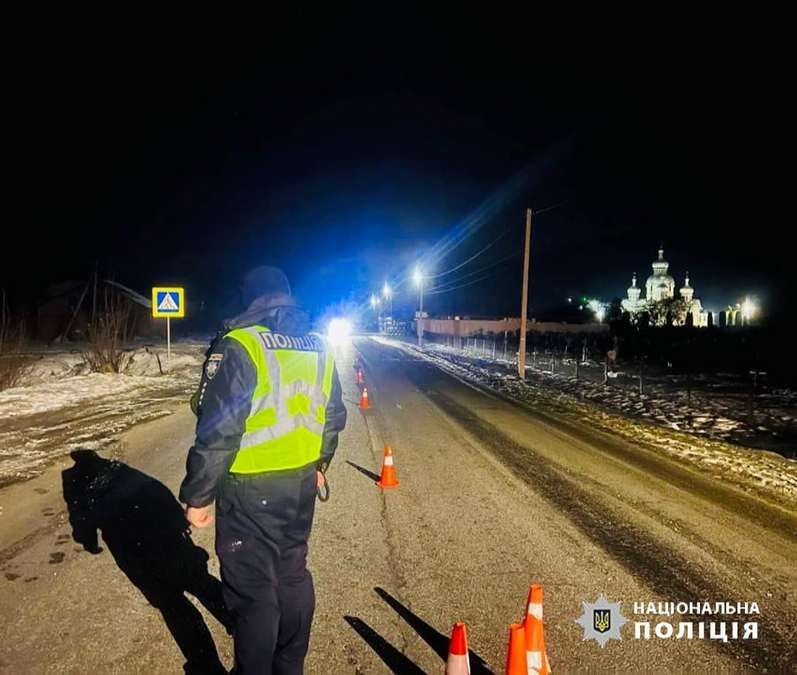 На Косівщині під колеса "Mercedes-Benz" потрапила пішохідка: 24-річна жінка загинула 2