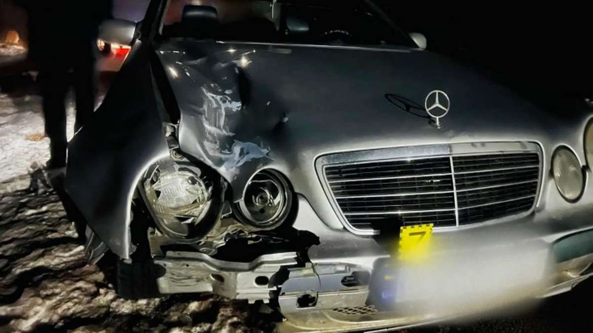 На Косівщині під колеса "Mercedes-Benz" потрапила пішохідка: 24-річна жінка загинула