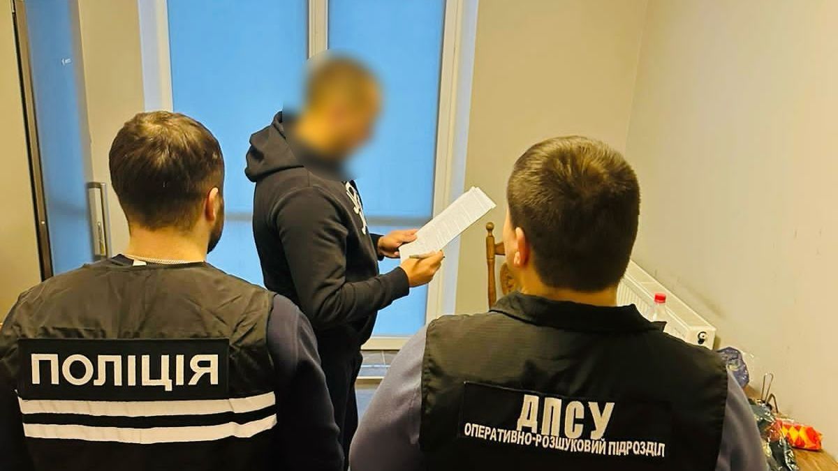 24-річний прикарпатець незаконно перевозив за кордон військовозобов'язаних 2