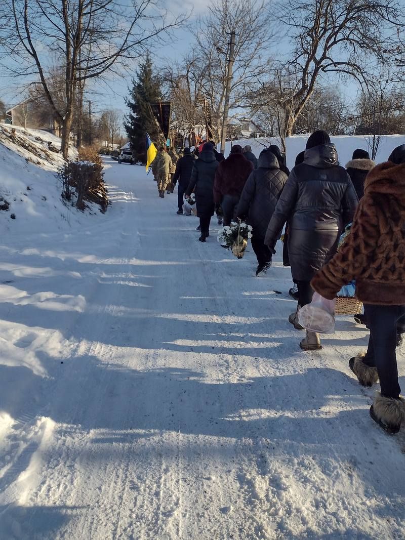 На Коломийщині прощалися з полеглим захисником Миколою Морозюком 3