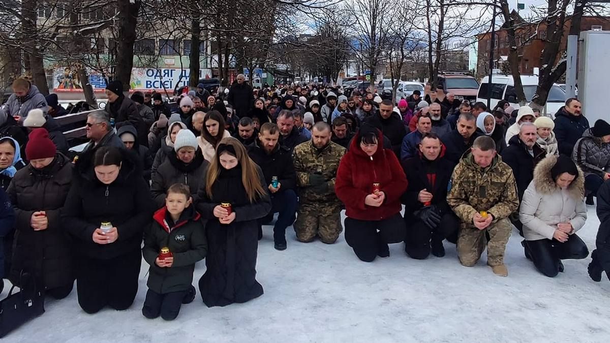 Війна забрала батька 4-х дітей: у Верховині прощалися із Героєм Віталієм Кварцяним 2