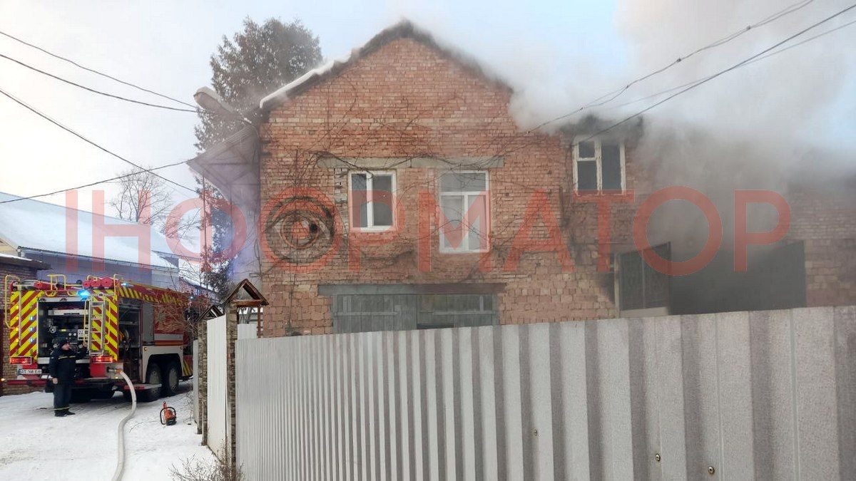 У Коломиї пожежа охопила гараж 1
