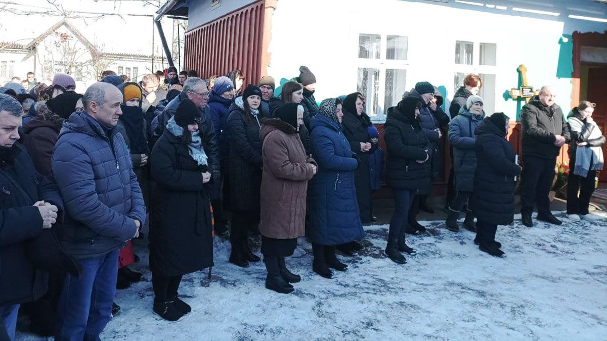 Живим коридором зустріли загиблого захисника Павла Прядку з Обертинської ТГ 11