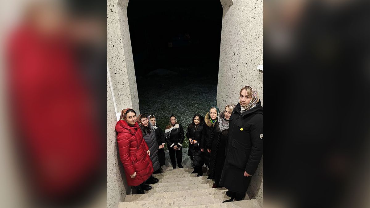 В селі на Надвірнянщині заколядували півмільйона гривень на ЗСУ 16