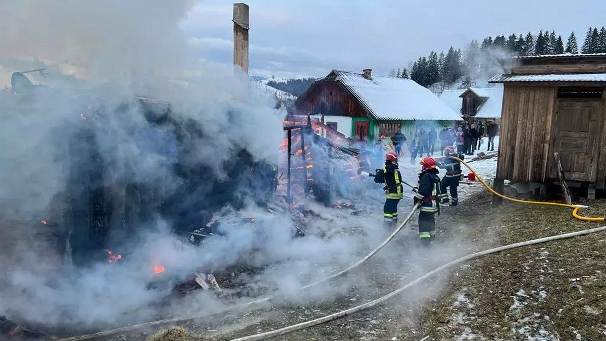 На Верховинщині вогонь знищив будинок