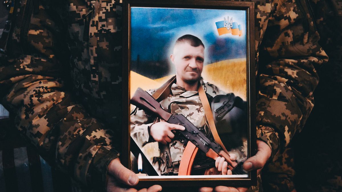 У Нижньому Вербіжі навіки прощались із загиблим воїном Василем Гончаруком 7