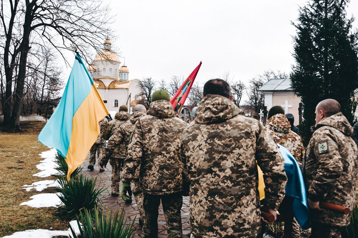 У Нижньому Вербіжі навіки прощались із загиблим воїном Василем Гончаруком 6