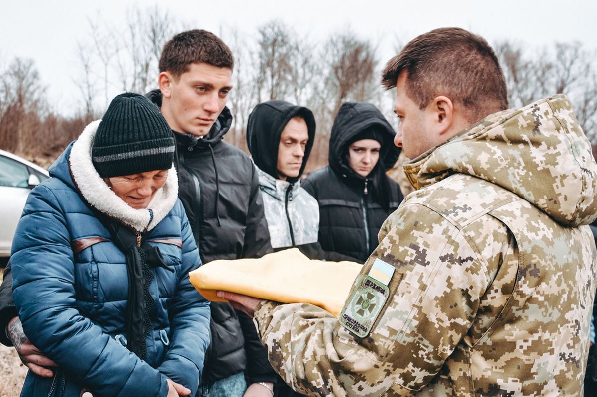 У Нижньому Вербіжі навіки прощались із загиблим воїном Василем Гончаруком 3