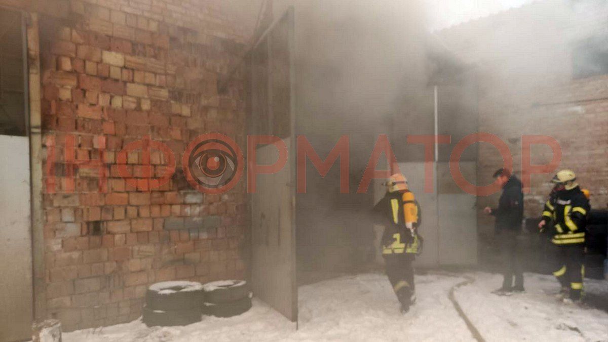 У Коломиї пожежа охопила гараж 2