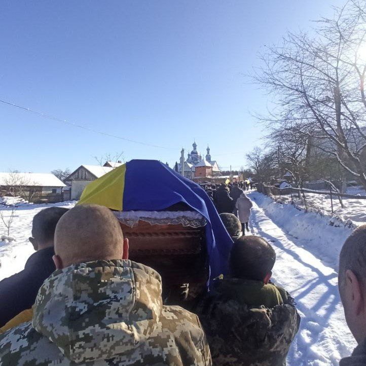 У Молодятині попрощалися із воїном Русланом Шелембиним на псевдо "Художник" 1