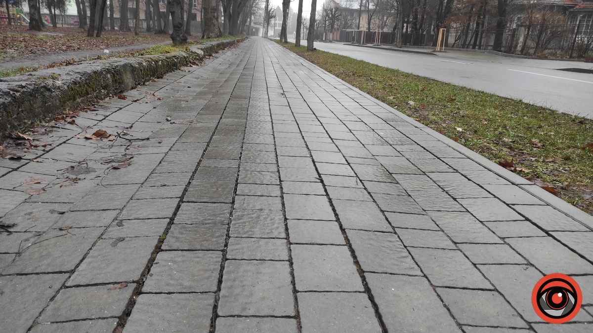 Нова бруківка в Коломиї вже пішла хвилями 2