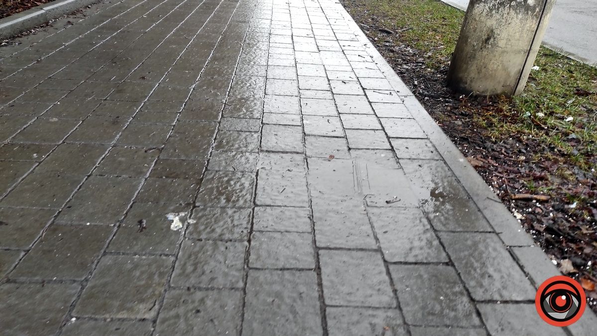 Нова бруківка в Коломиї вже пішла хвилями 8