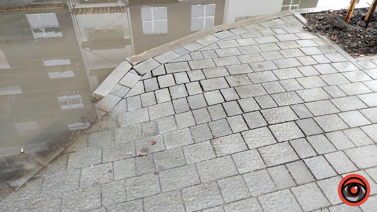 Нова бруківка в Коломиї вже пішла хвилями 10