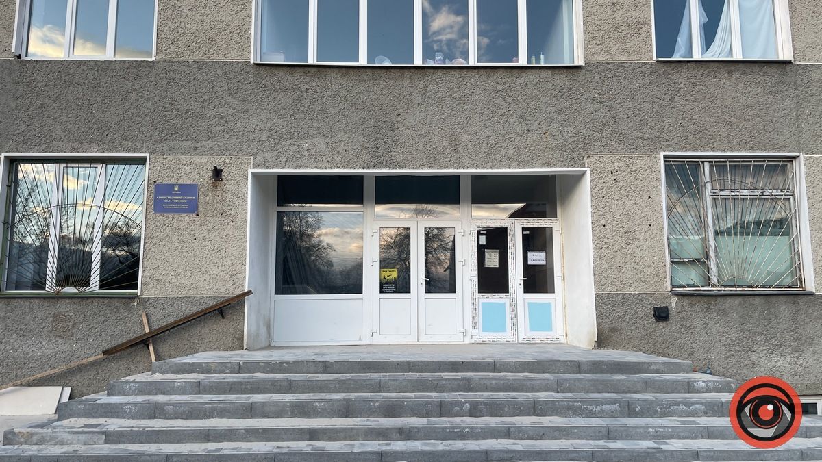 У Товмачику забрукували 1200м² території біля сільради 1