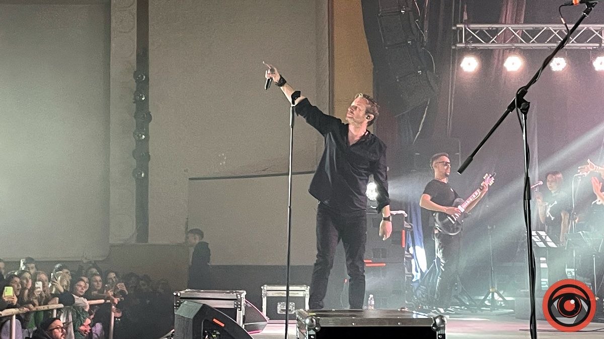 У Коломиї виступає рок-гурт "Жадан і Собаки". Що культовий письменник сказав про Писанкову 6