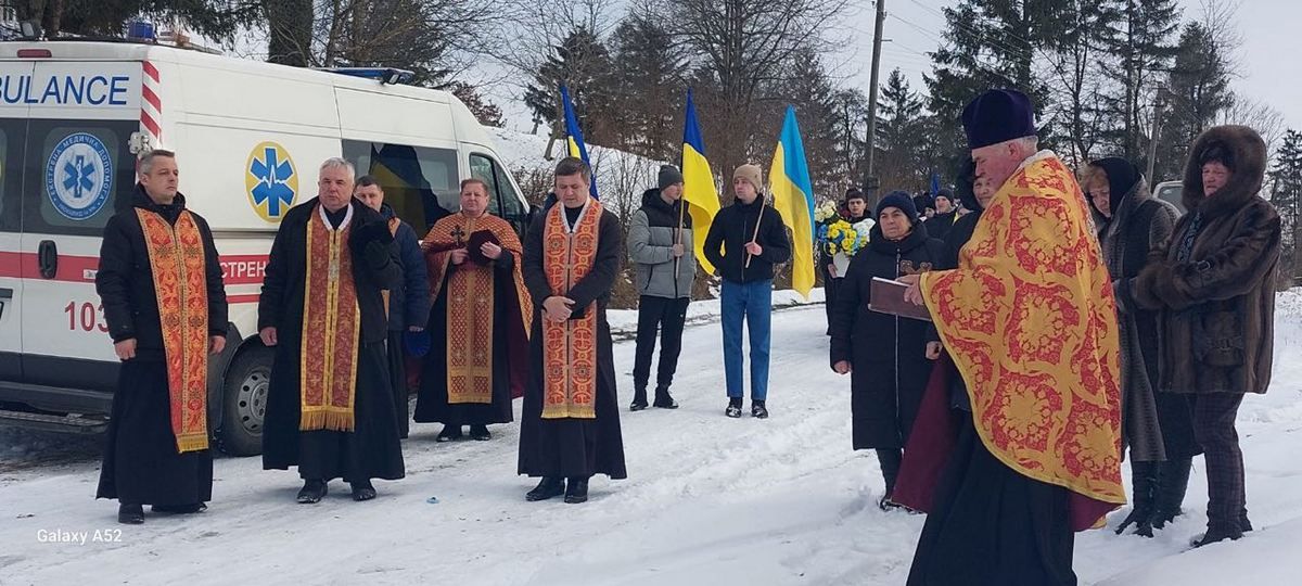 П'ядицька громада провела в останню путь Героя Віталія Івасюка 3