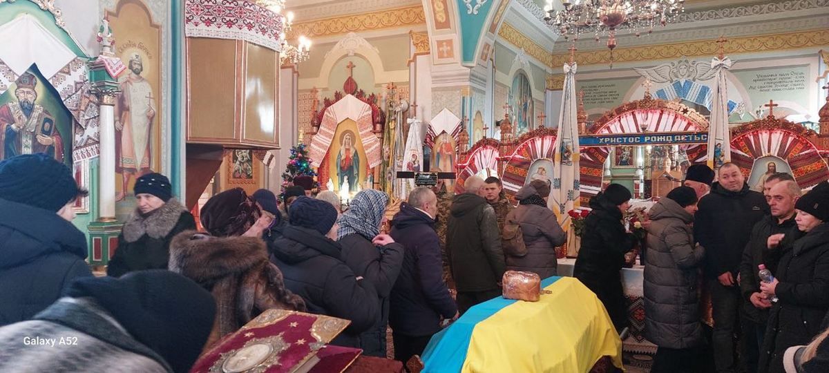 П'ядицька громада провела в останню путь Героя Віталія Івасюка 5