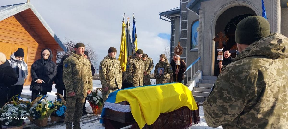 П'ядицька громада провела в останню путь Героя Віталія Івасюка 4